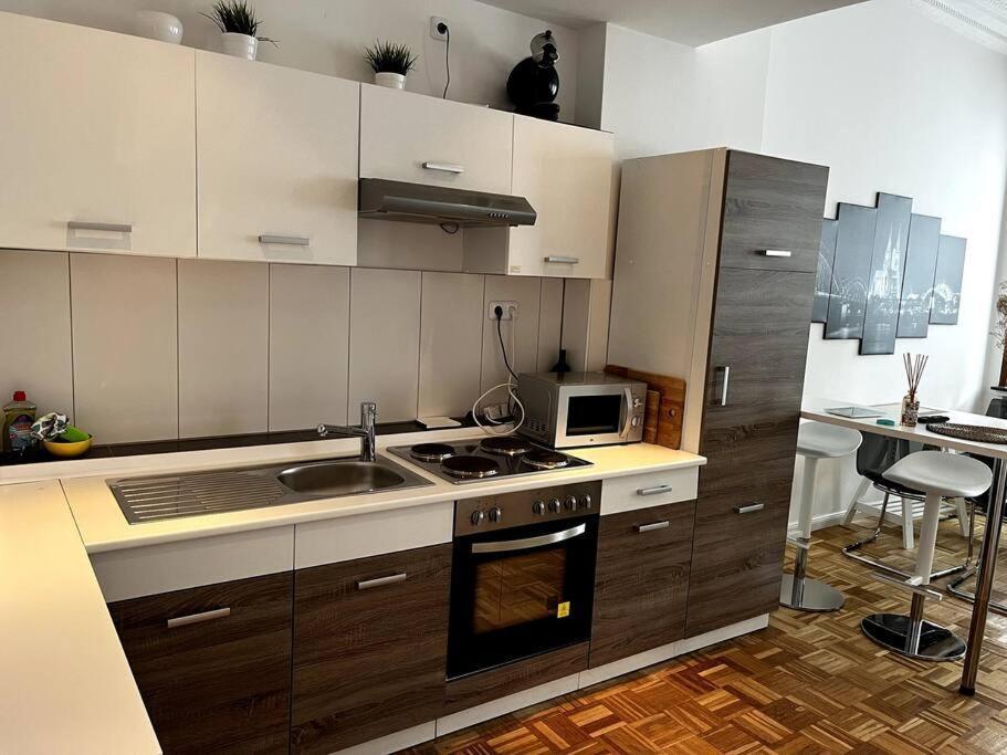 Exklusive Wohnung Mitten Im Schoensten Viertel Бремен Экстерьер фото